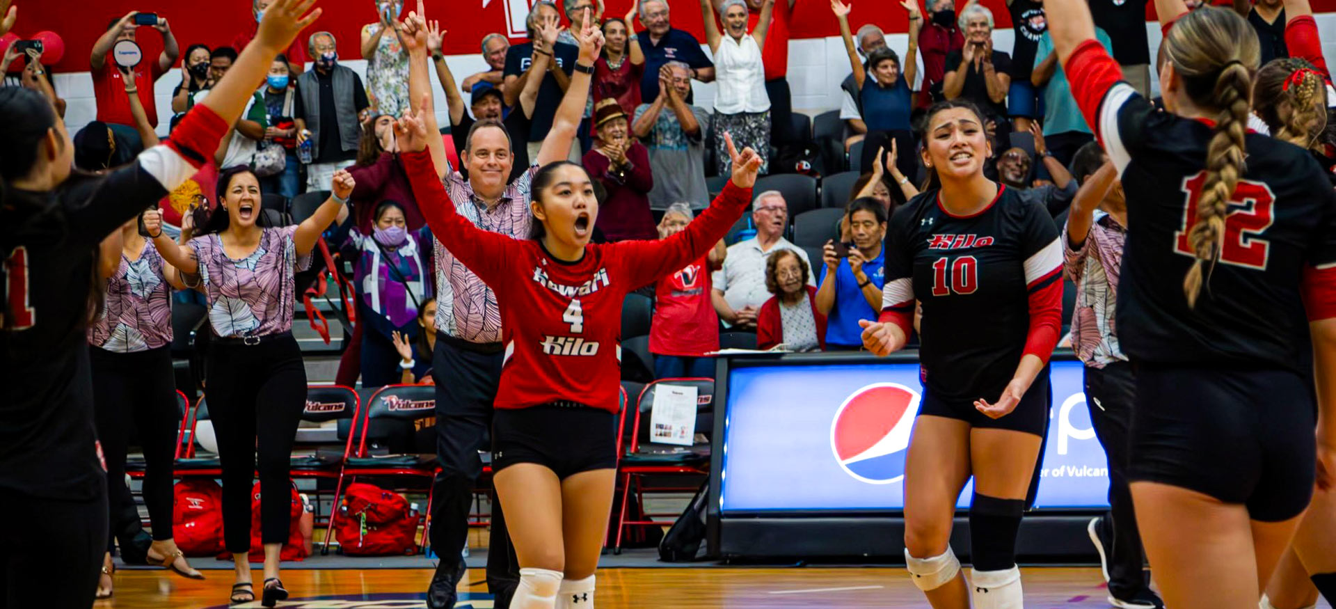 Hawaii Hilo Volleyball Slide 3